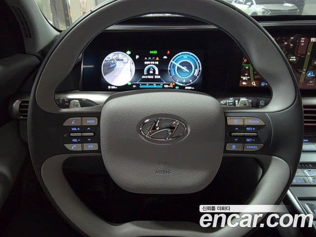Hyundai NEXO Premium, 2023 7
