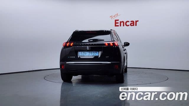 Peugeot e-2008 2세대 EV GT, 2021 4