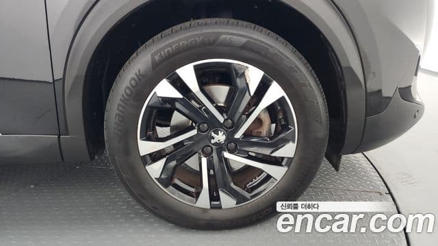 Peugeot e-2008 2세대 EV GT, 2021 все фото