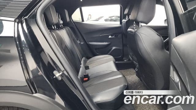 Peugeot e-2008 2세대 EV GT, 2021 12