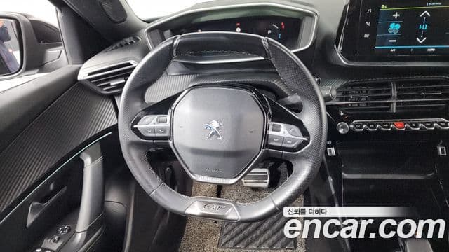 Peugeot e-2008 2세대 EV GT, 2021 13