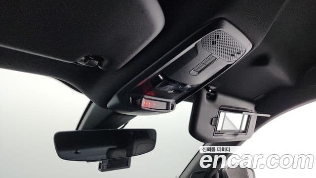 Peugeot e-2008 2세대 EV GT, 2021 19