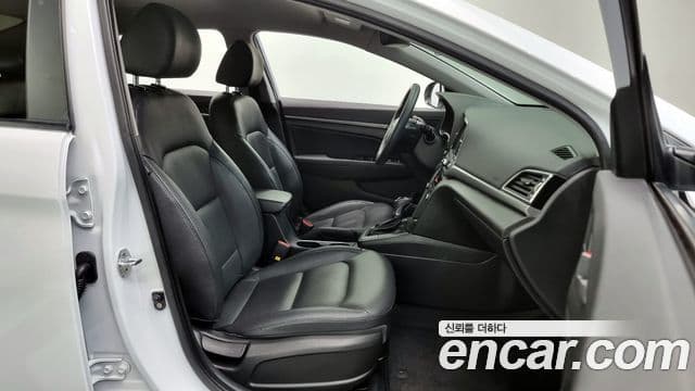 Hyundai Avante AD 1.6 GDI Value Plus, 2018 10