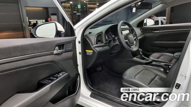 Hyundai Avante AD 1.6 GDI Value Plus, 2018 11