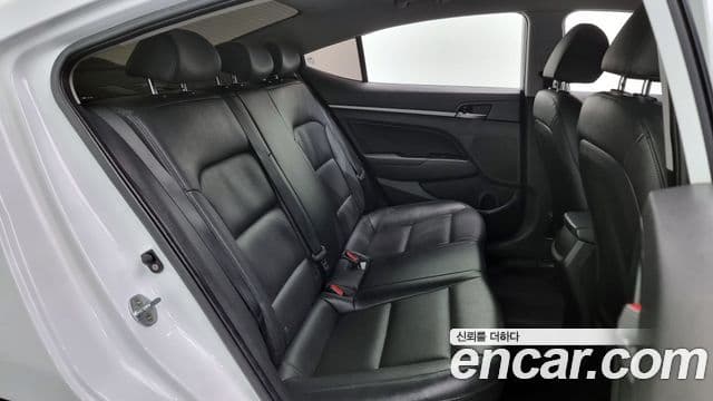 Hyundai Avante AD 1.6 GDI Value Plus, 2018 17