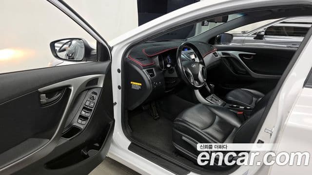 Hyundai Avante MD M16 GDI Smart, 2013 10