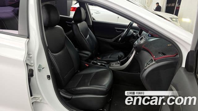 Hyundai Avante MD M16 GDI Smart, 2013 11