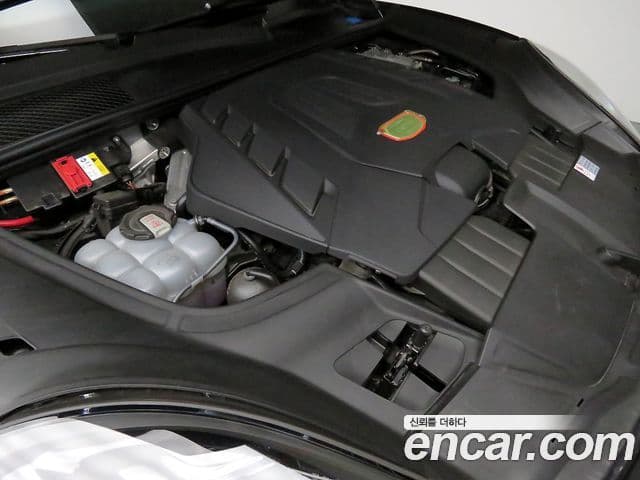 Porsche Cayenne (PO536) 4.0 турбо купе, 2022 19