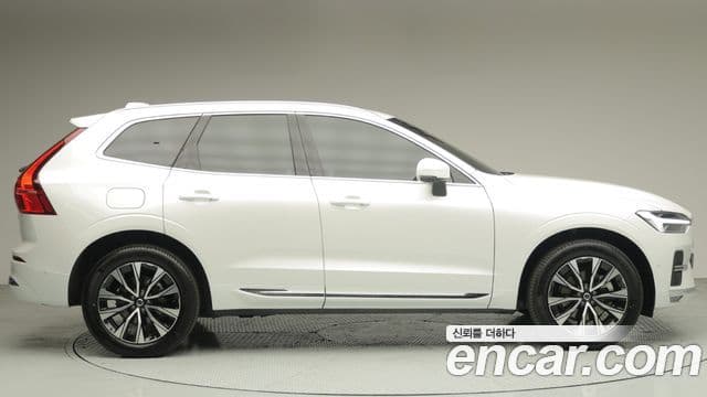 Volvo XC60 2세대 B5 Ultra Bright, 2025 3