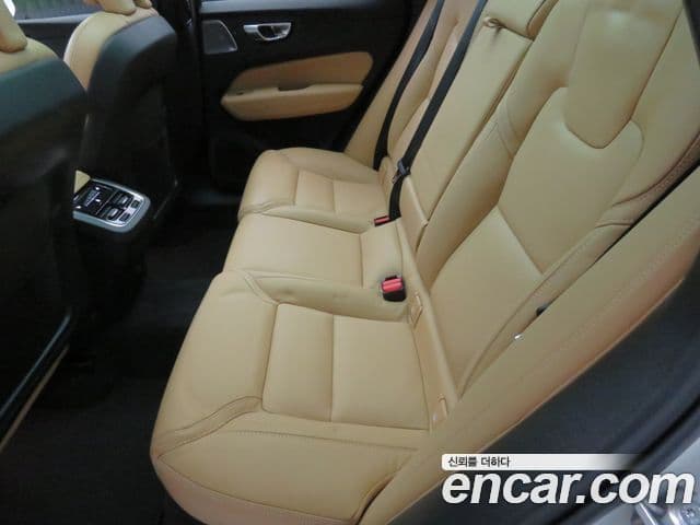 Volvo XC60 2세대 B5 Ultra Bright, 2025 9