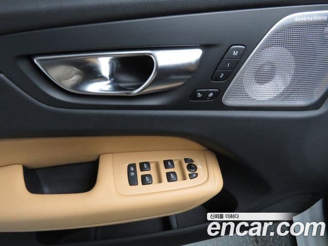 Volvo XC60 2세대 B5 Ultra Bright, 2025 13