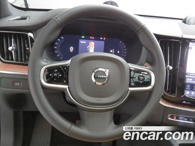 Volvo XC60 2세대 B5 Ultra Bright, 2025 14
