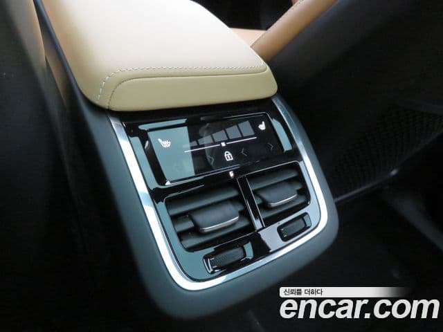 Volvo XC60 2세대 B5 Ultra Bright, 2025 15