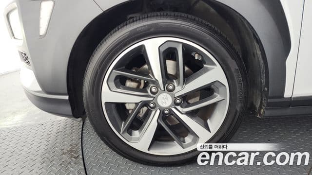 Hyundai Kona Modern Art, 2018 все фото