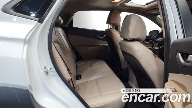 Hyundai Kona Modern Art, 2018 13