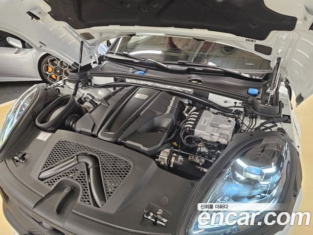 Porsche Macan 95B, 2024 6