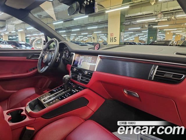 Porsche Macan 95B, 2024 7