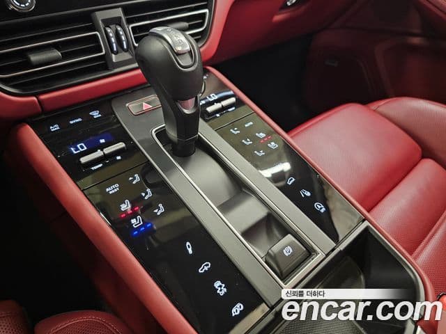 Porsche Macan 95B, 2024 9