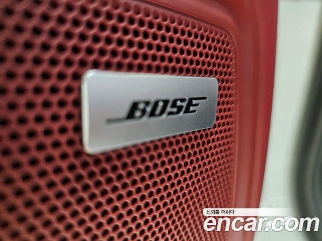 Porsche Macan 95B, 2024 13