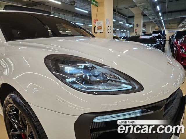 Porsche Macan 95B, 2024 20