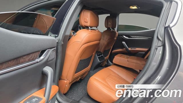 Maserati 기블리 3세대, 2015 18