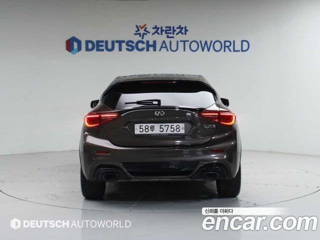 Infiniti Q30 Exclusive, 2017 4