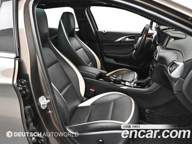 Infiniti Q30 Exclusive, 2017 10