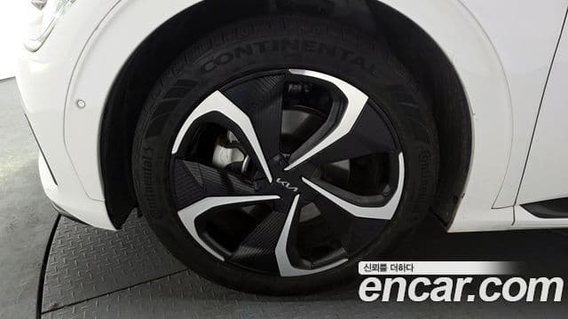 Kia EV6 GT Line, 2023 все фото