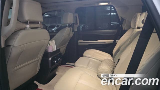 Ford 익스페디션 8인승, 2021 6
