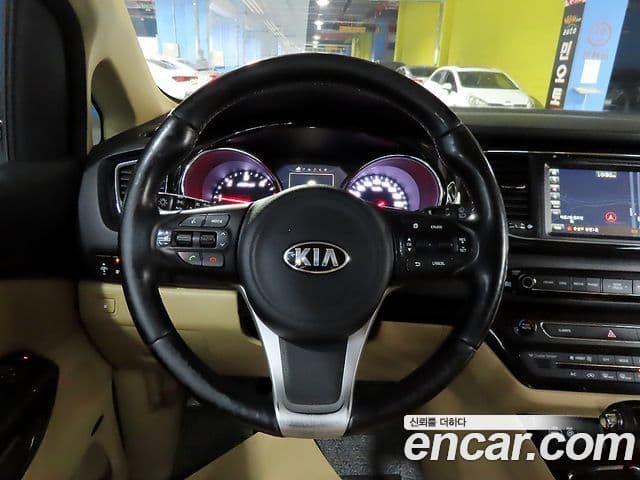Kia All New Carnival Noblesse, 2016 9
