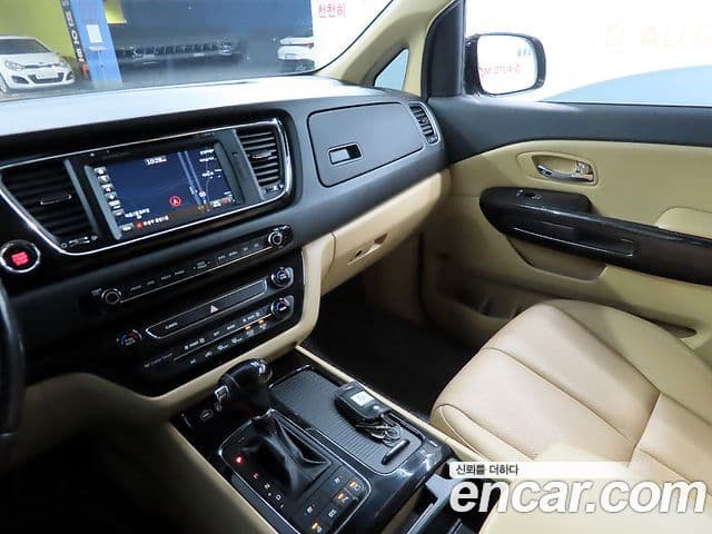 Kia All New Carnival Noblesse, 2016 10