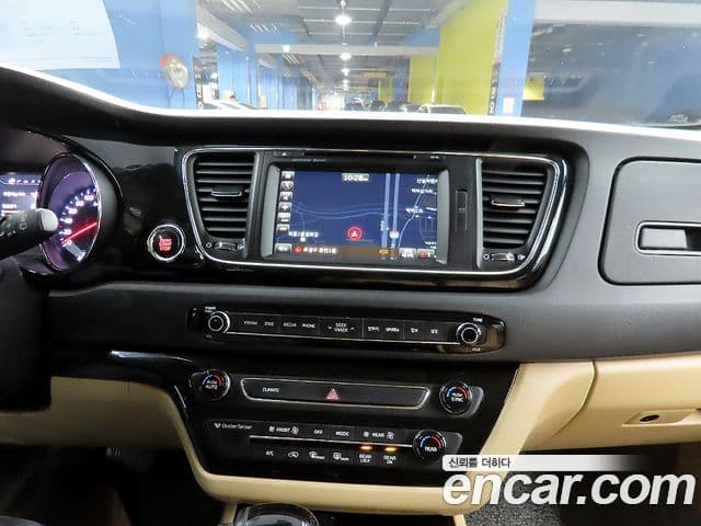 Kia All New Carnival Noblesse, 2016 11
