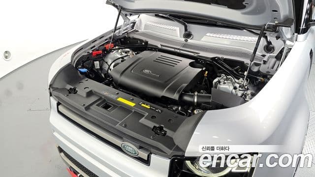 Land Rover Defender (L663) 110 P300 X-Dynamic SE, 2024 6