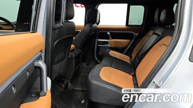 Land Rover Defender (L663) 110 P300 X-Dynamic SE, 2024 12