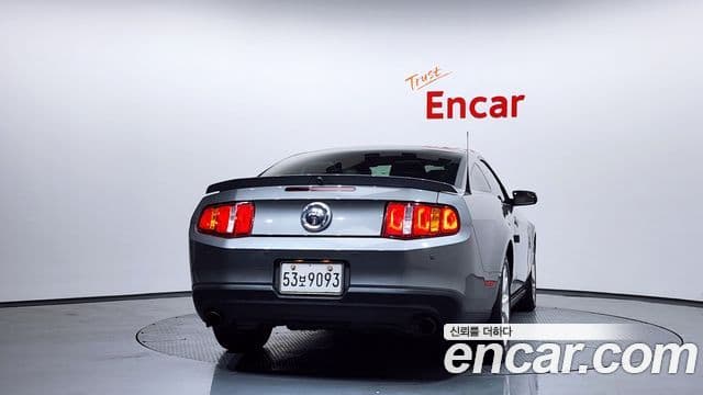 Ford Mustang купе, 2011 4