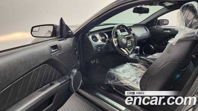 Ford Mustang купе, 2011 10