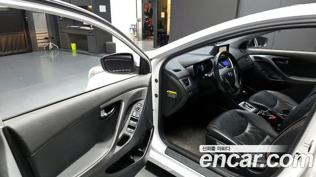 Hyundai Avante MD Premier, 2011 11