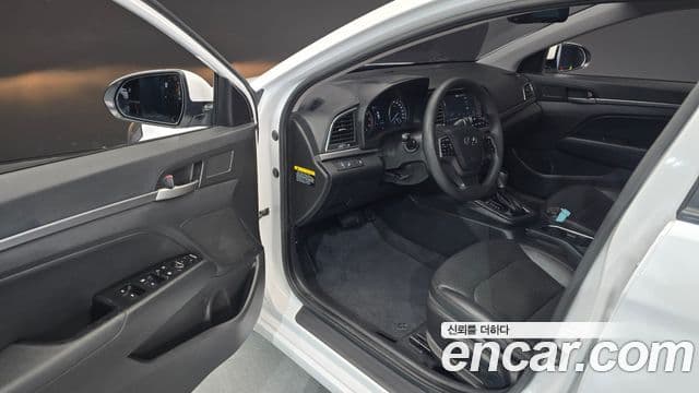 Hyundai Avante AD 1.6 GDI Value Plus, 2018 10