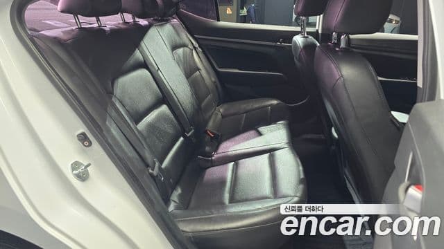 Hyundai Avante AD 1.6 GDI Value Plus, 2018 12