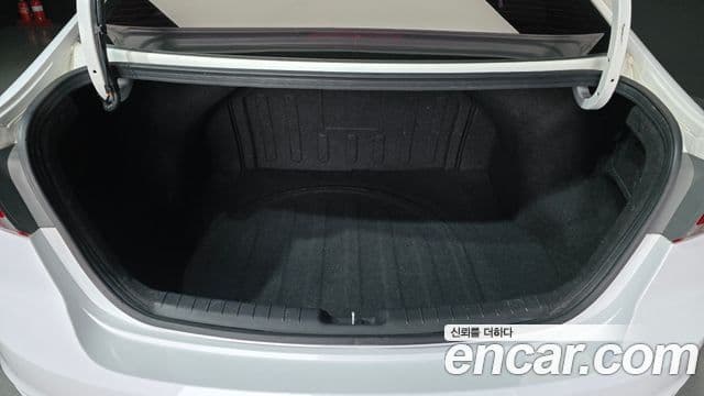 Hyundai Avante AD 1.6 GDI Value Plus, 2018 20