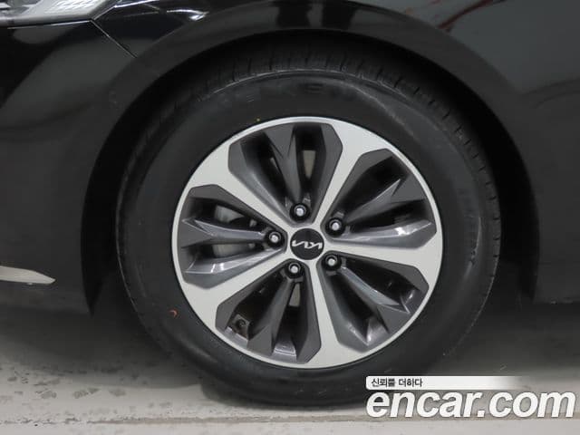 Kia K8 гибрид Noblesse, 2022 все фото