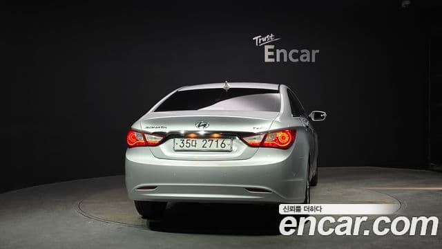 Hyundai YF Sonata люксовая версия, 2010 4