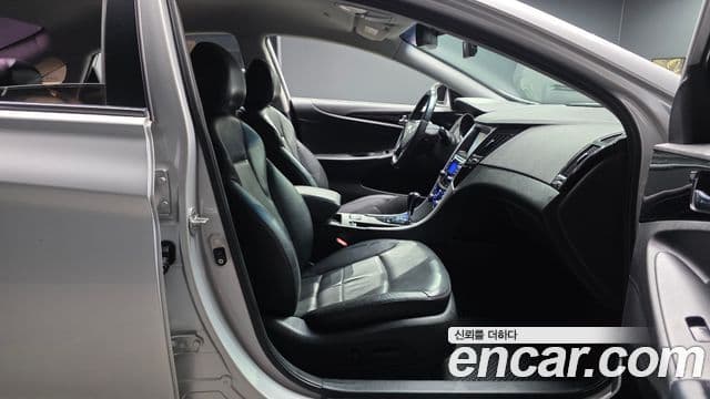 Hyundai YF Sonata люксовая версия, 2010 10