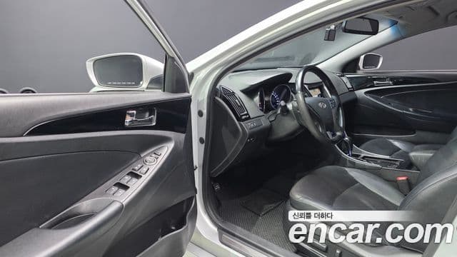 Hyundai YF Sonata люксовая версия, 2010 11