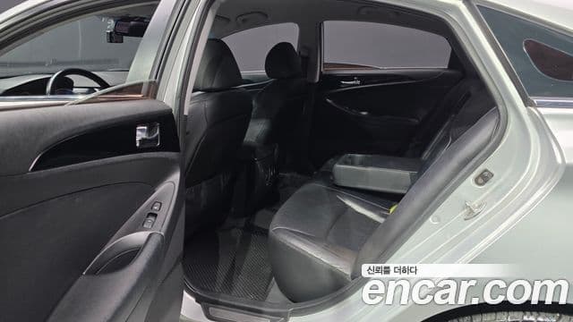 Hyundai YF Sonata люксовая версия, 2010 12