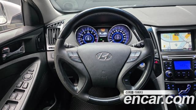 Hyundai YF Sonata люксовая версия, 2010 13