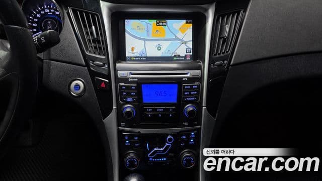 Hyundai YF Sonata люксовая версия, 2010 14