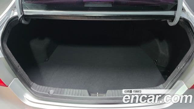 Hyundai YF Sonata люксовая версия, 2010 20