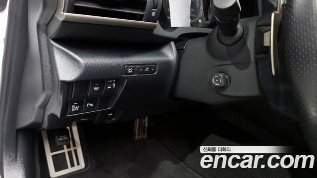 Lexus RC200t 1세대, 2016 17