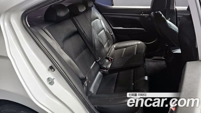 Hyundai Avante AD 1.6 GDI Value Plus, 2018 12